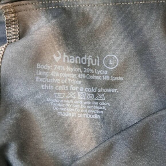 Handful Squeeze Play Scrunch‎ Booty  in Making Waves Print L - Picture 6 of 7